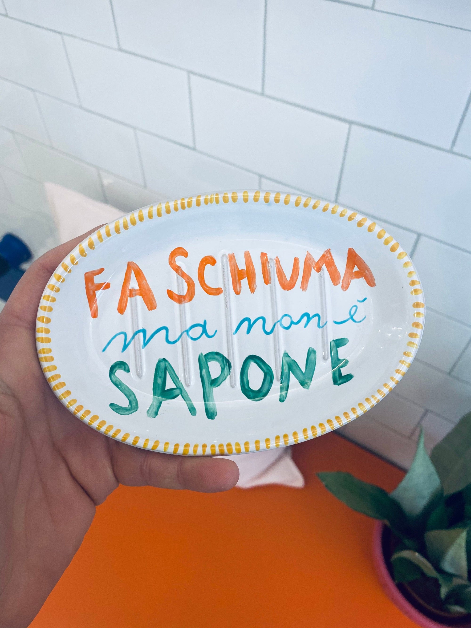 PORTASAPONETTA Fa schiuma ma non è sapone